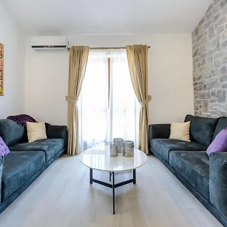 Apartment Stylish Private With Heated Pool Playground *