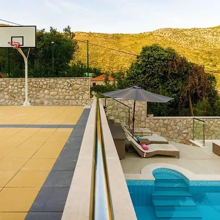 Stylish Private With Heated Pool Playground * Zaton (Dubrovnik-Neretva)