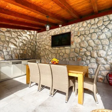 Stylish Private With Heated Pool Playground * Zaton (Dubrovnik-Neretva)