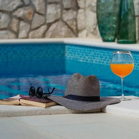 Apartment Stylish Private With Heated Pool Playground Zaton (Dubrovnik-Neretva)