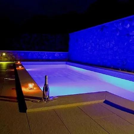 Apartmán Stylish Private With Heated Pool Playground *