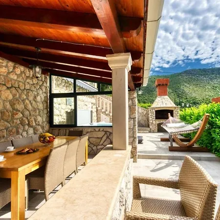Stylish Private With Heated Pool Playground *